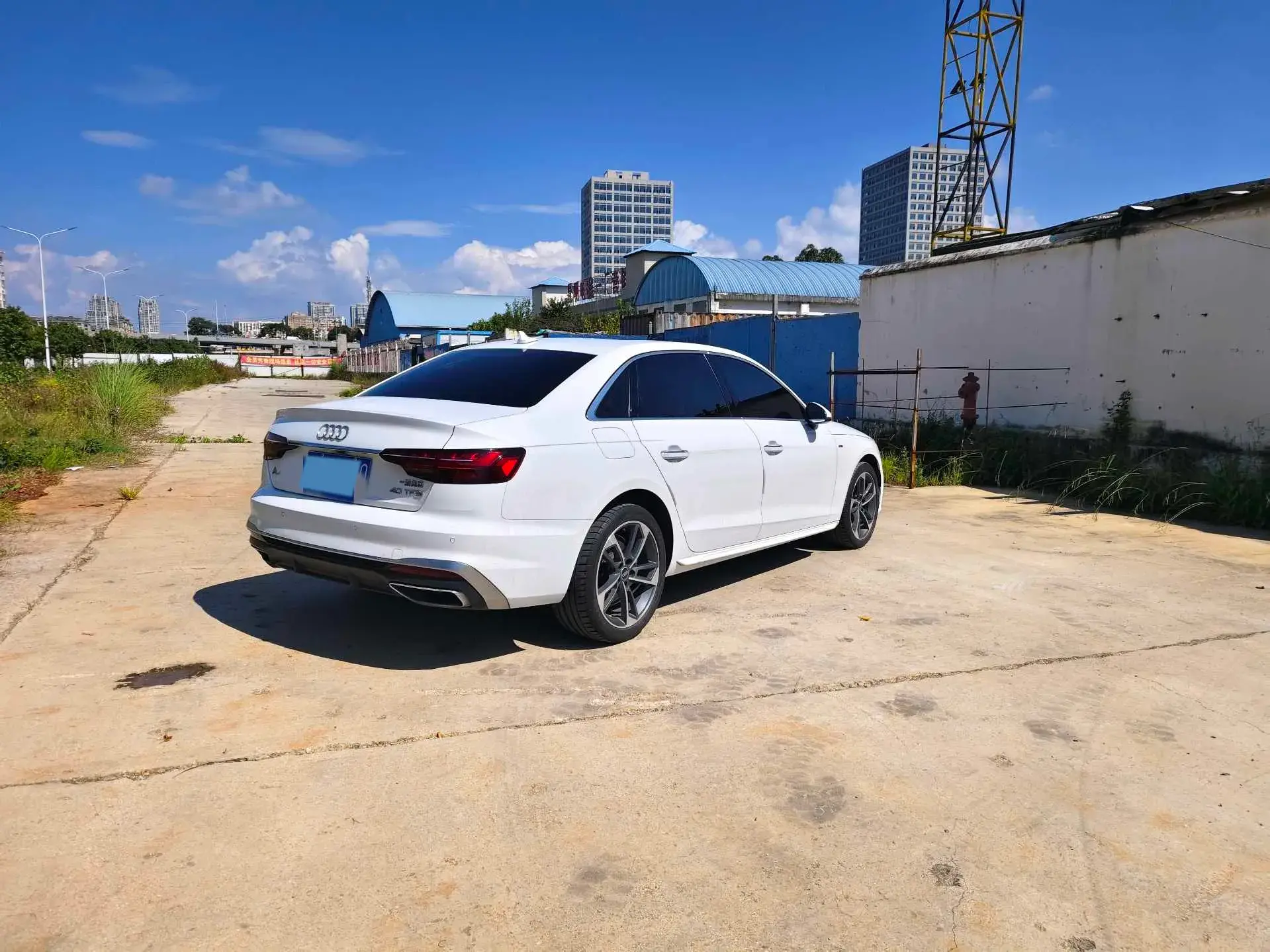 2022 AUDI A4L thumbnail 4