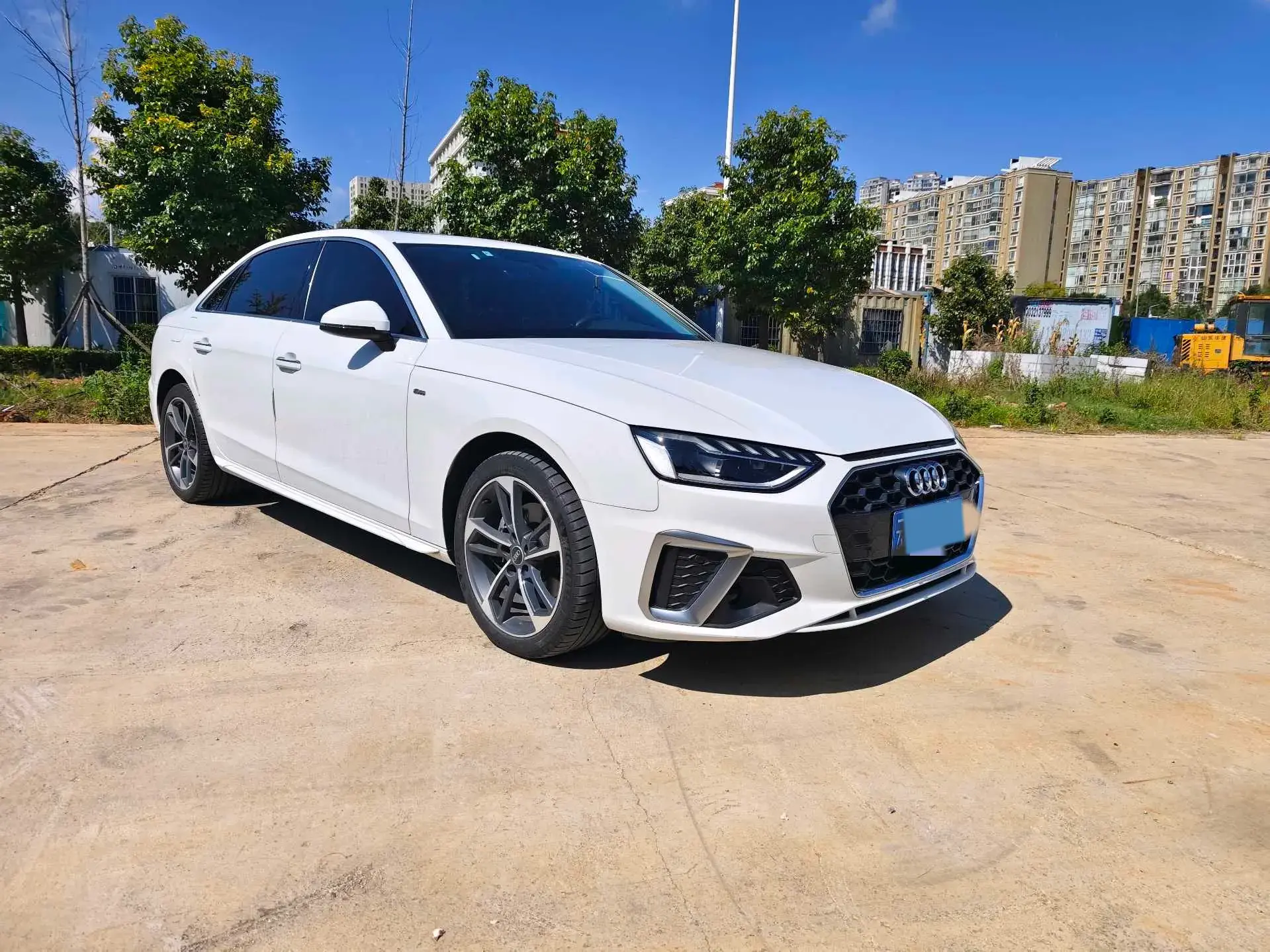 2022 AUDI A4L thumbnail 3