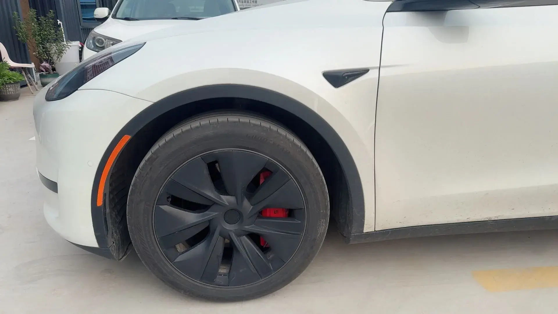 2023 TESLA MODEL thumbnail 3