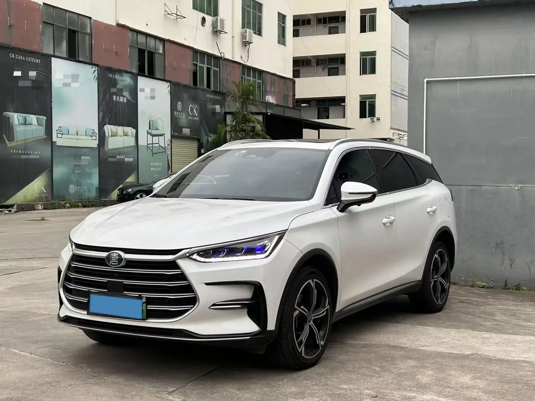 2021 BYD TANG view 1