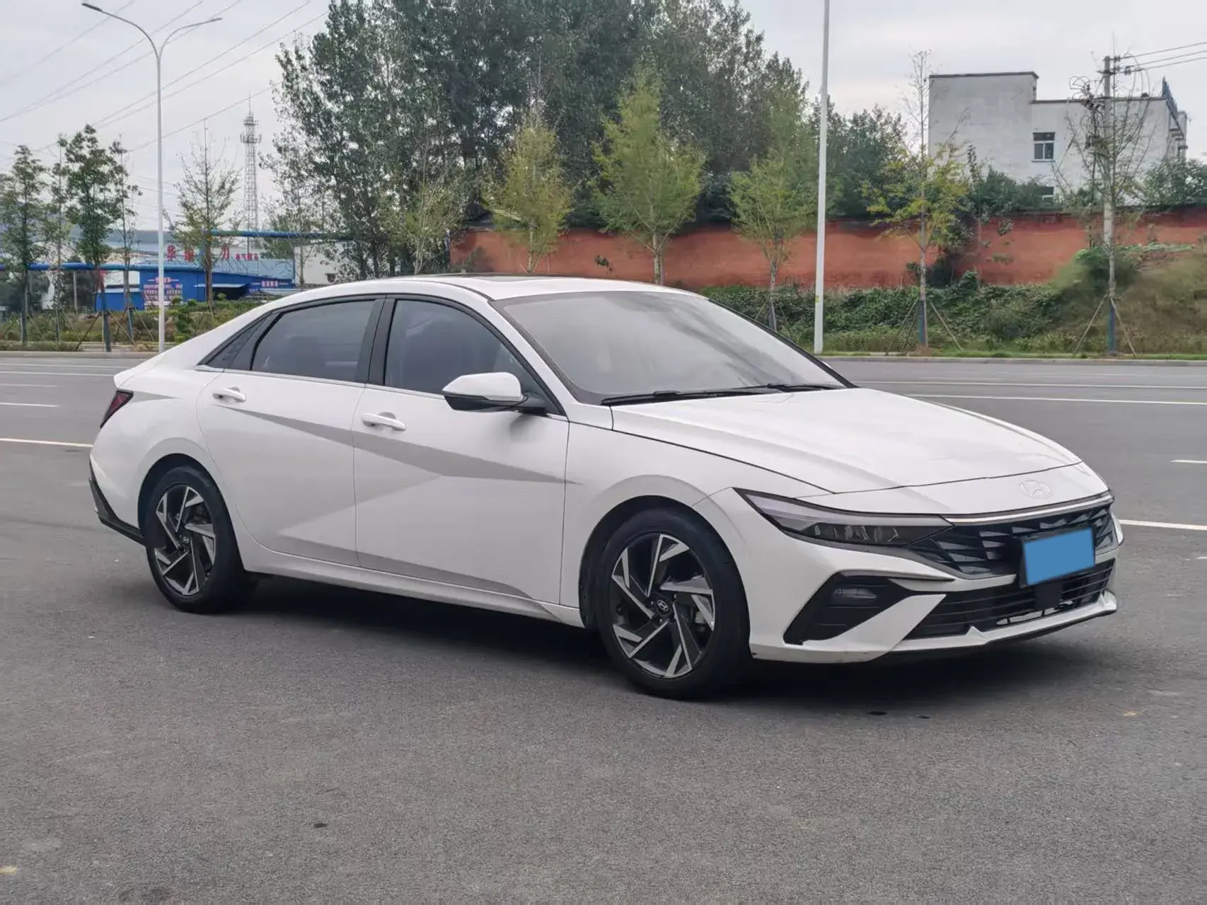 2022 HYUNDAI ELANTRA thumbnail 2