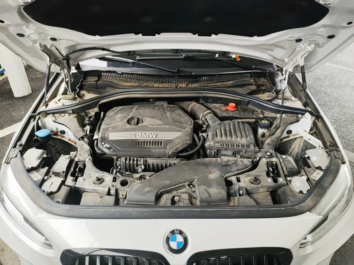 2022 BMW 1 thumbnail 4