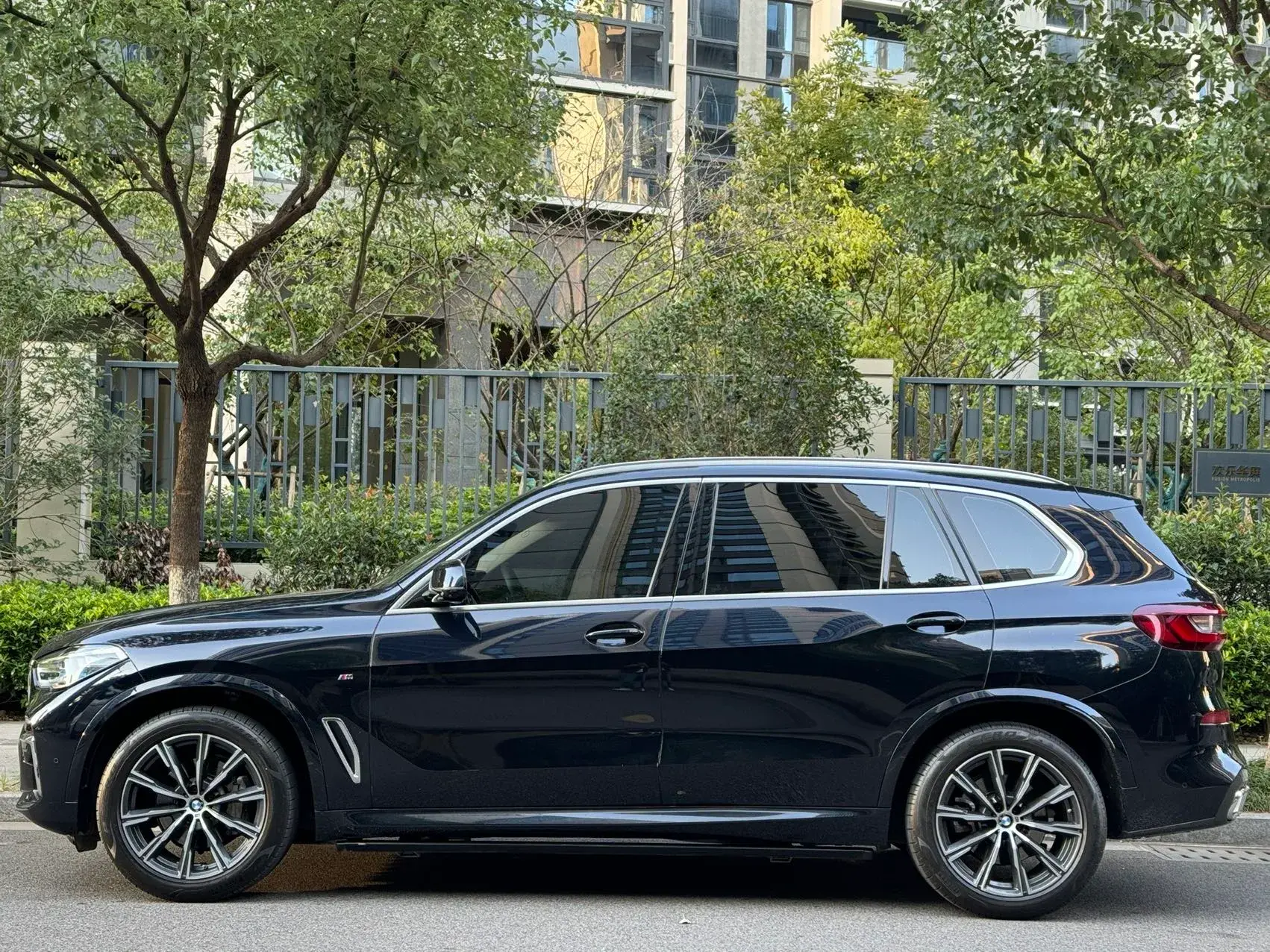 2022 BMW X5 thumbnail 3