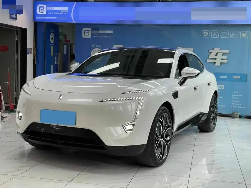 2023 AVATR 11 view 1