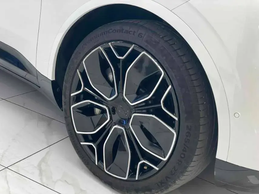 2023 AVATR 11 thumbnail 2