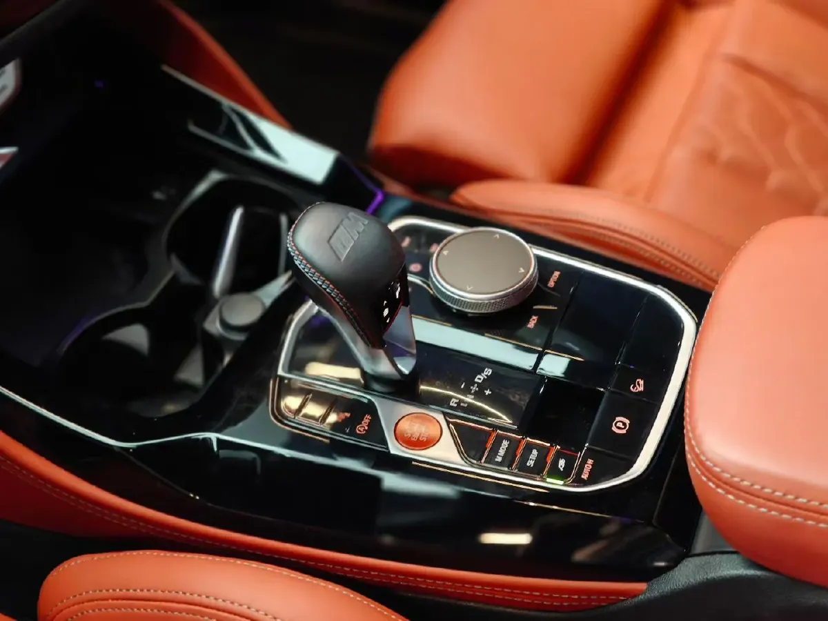 2022 BMW X4 M 3.0T 480HP L6 8AT,autocango,china used car exporter,china ev exporter,chinese used car exporter,chinese used ev exporter