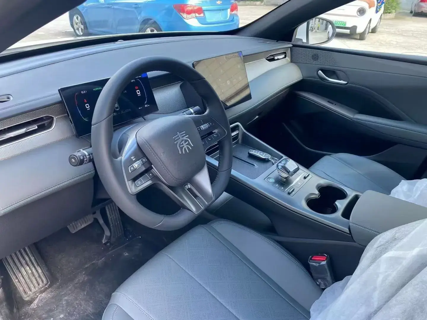 2025 BYD SEAL05 thumbnail 4