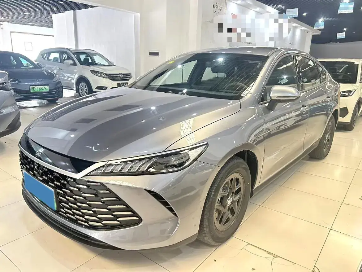 2025 BYD SEAL05 view 1