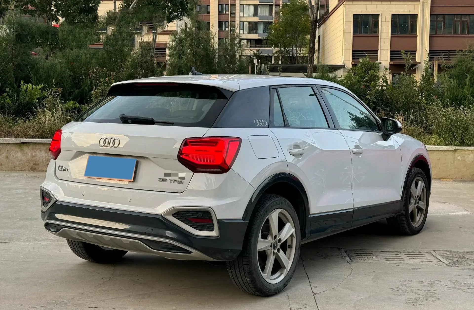 2022 AUDI Q2L thumbnail 3