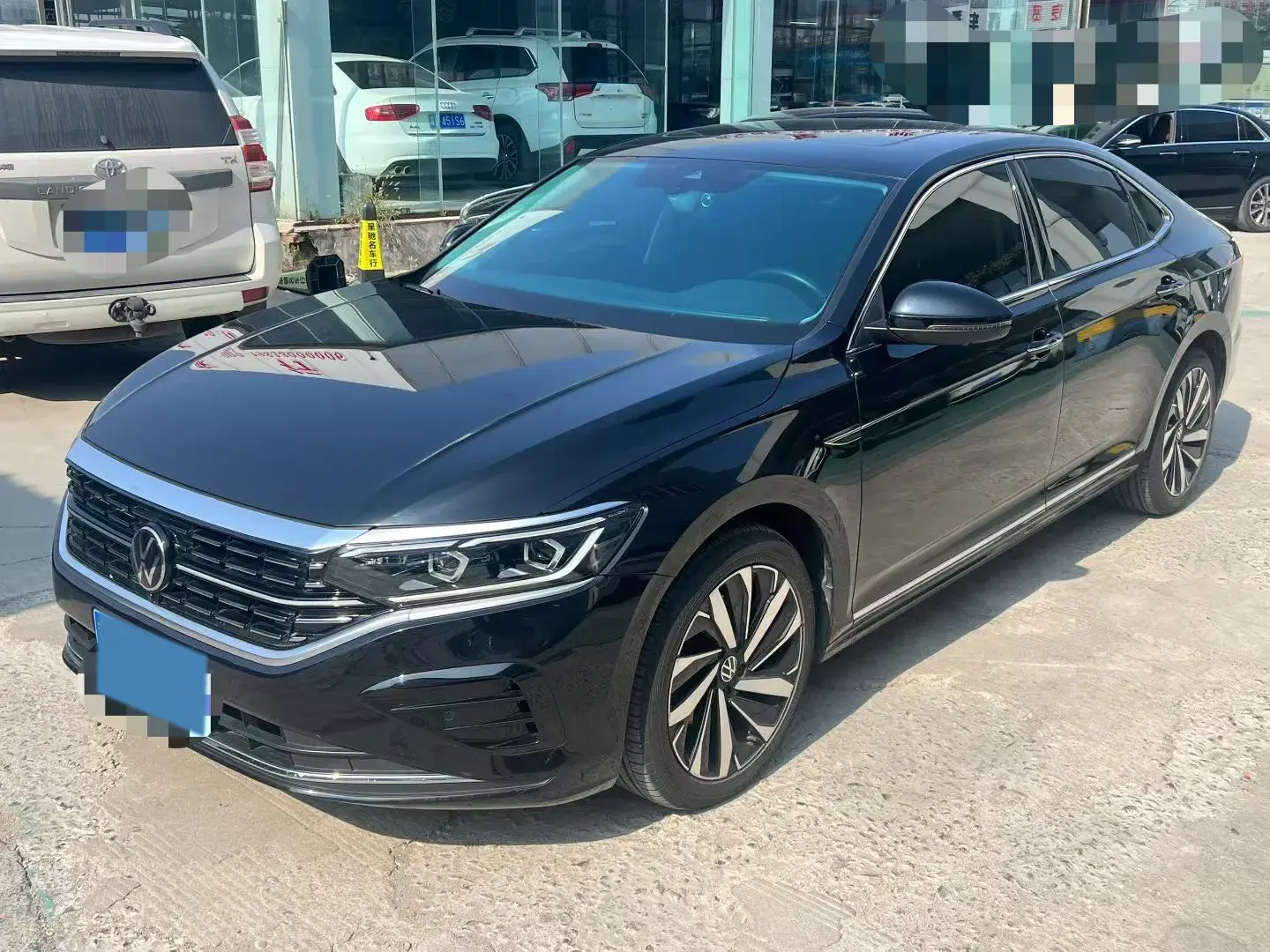 2023 VOLKSWAGEN PASSAT view 1