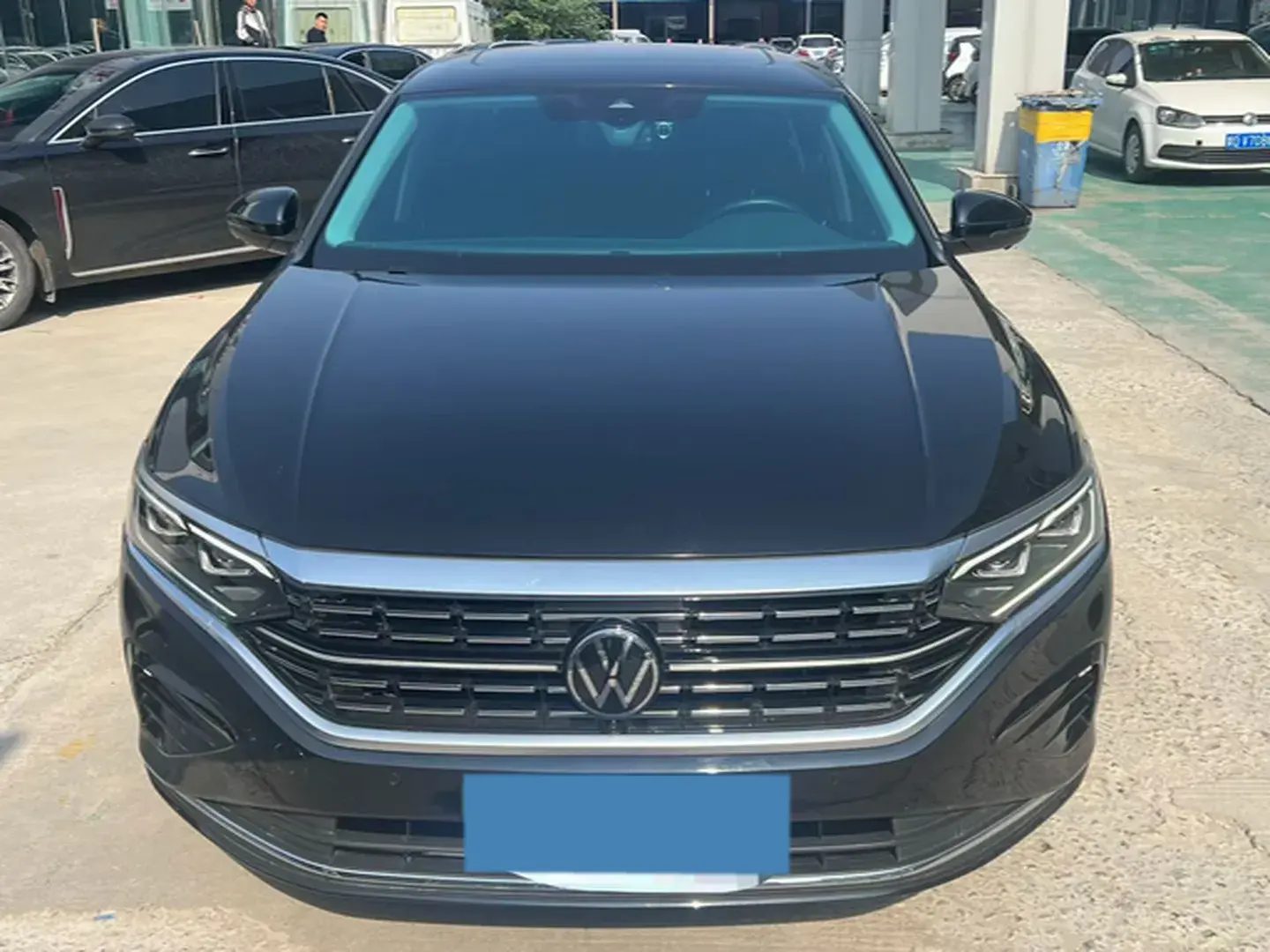 2023 VOLKSWAGEN PASSAT thumbnail 2