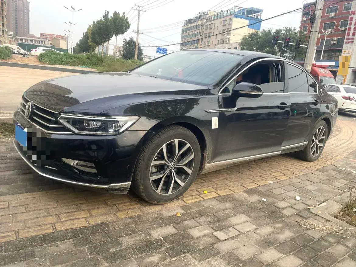 2020 VOLKSWAGEN MAGOTAN view 1