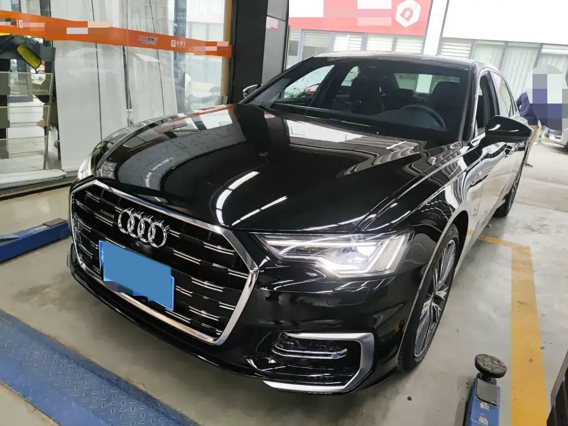 2025 AUDI A6L view 1