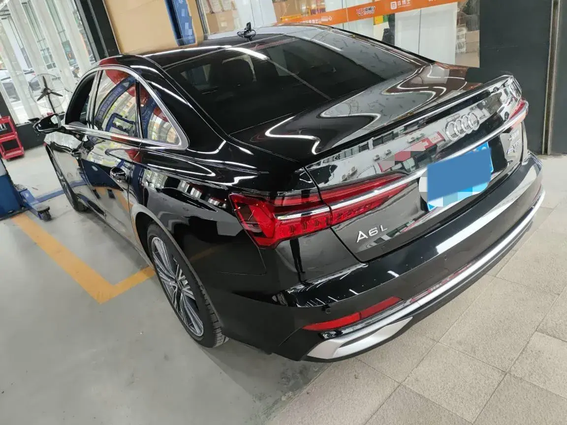 2025 AUDI A6L thumbnail 4