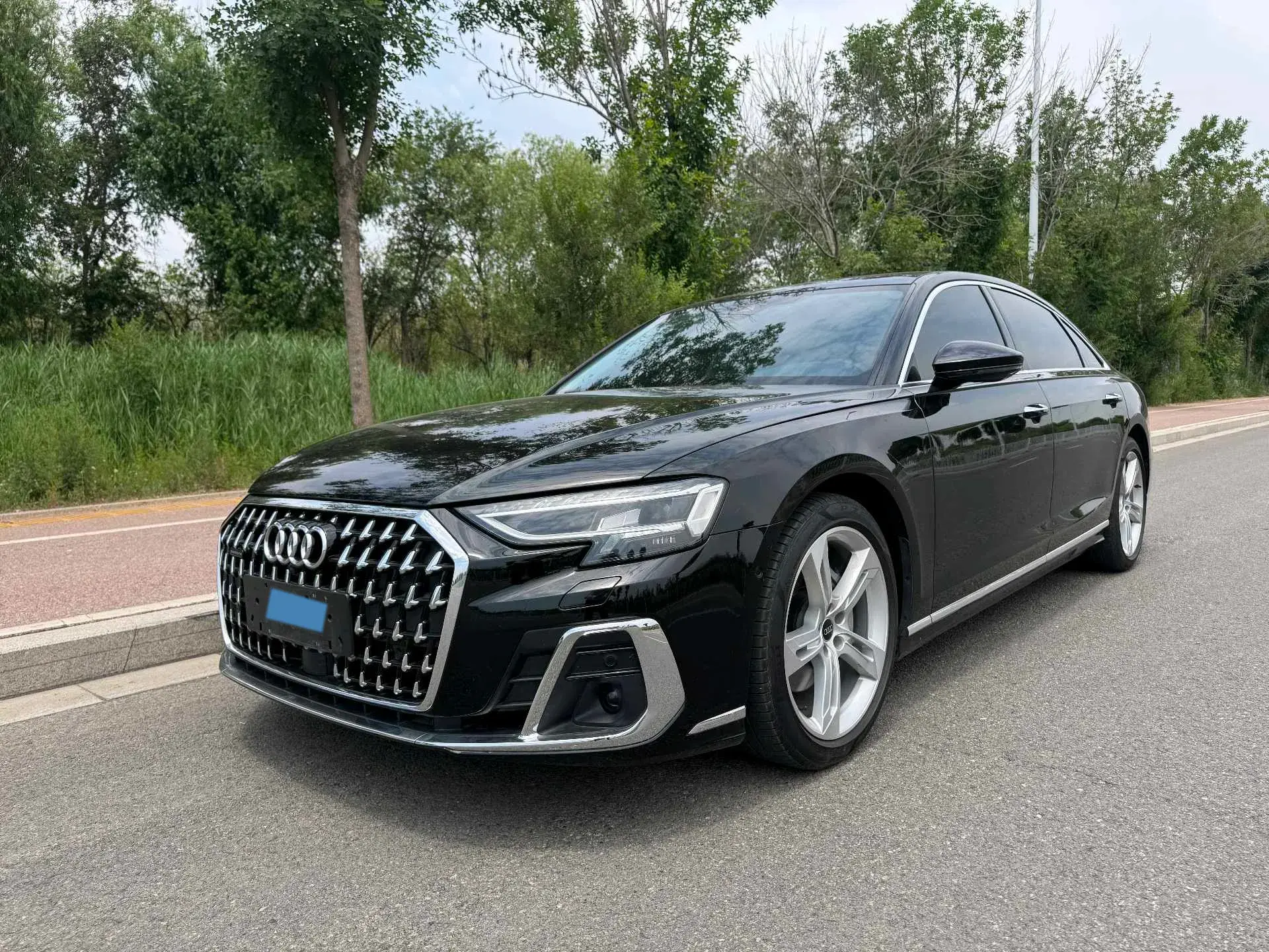 2024 AUDI A8 view 1