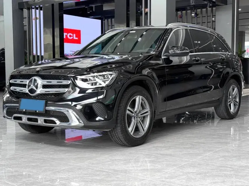 2021 MERCEDES-BENZ GLC view 1