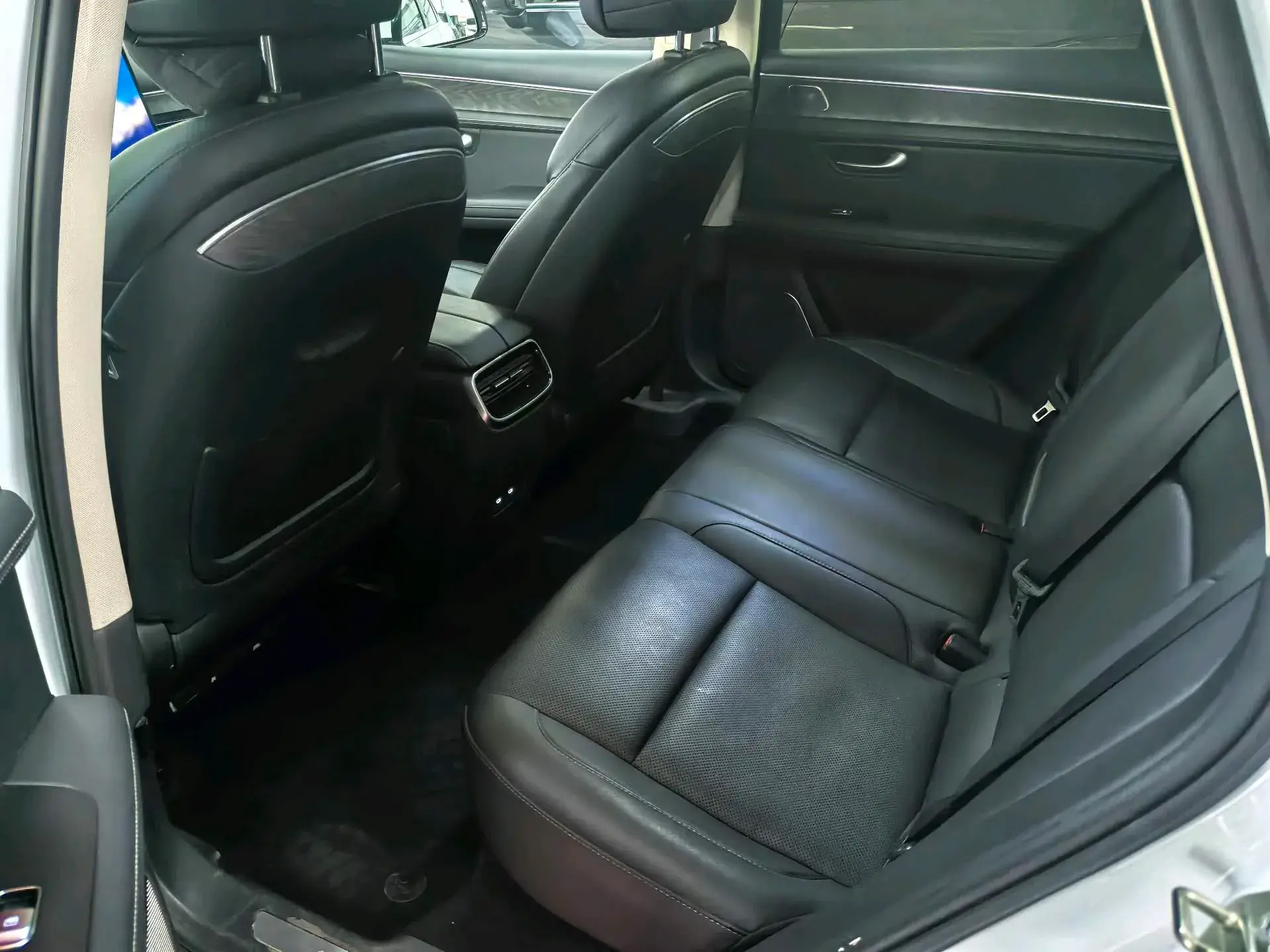 2022 AITO AITO thumbnail 4