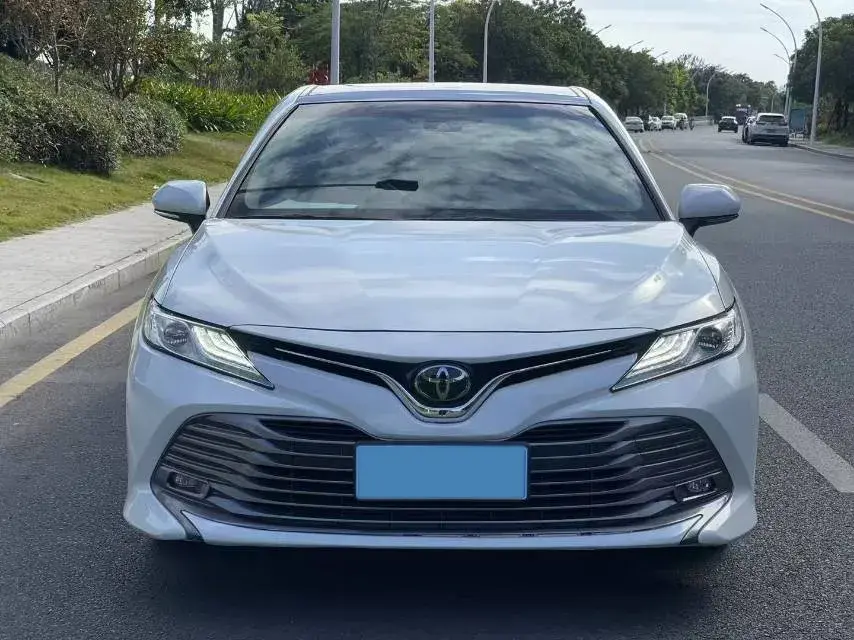 2019 TOYOTA CAMRY thumbnail 2