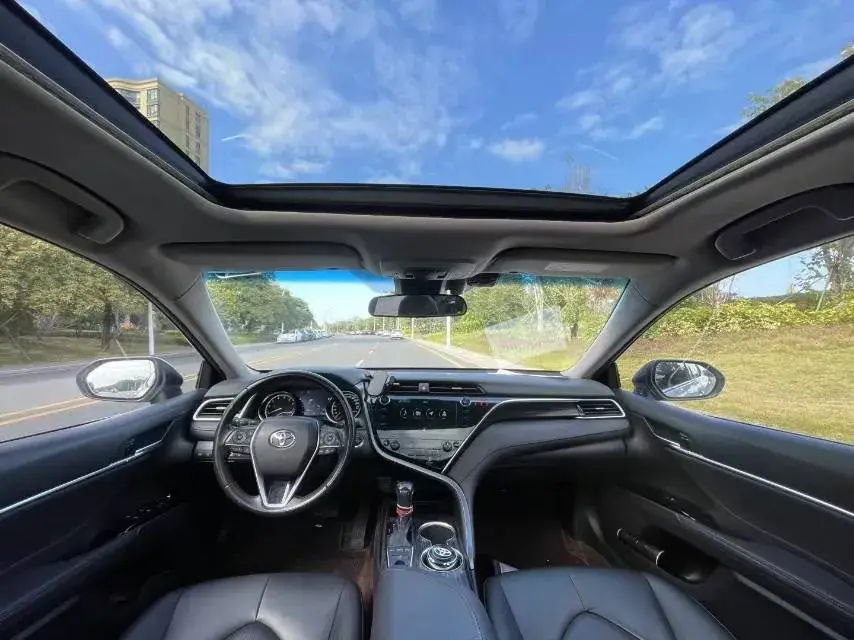 2019 TOYOTA CAMRY thumbnail 4