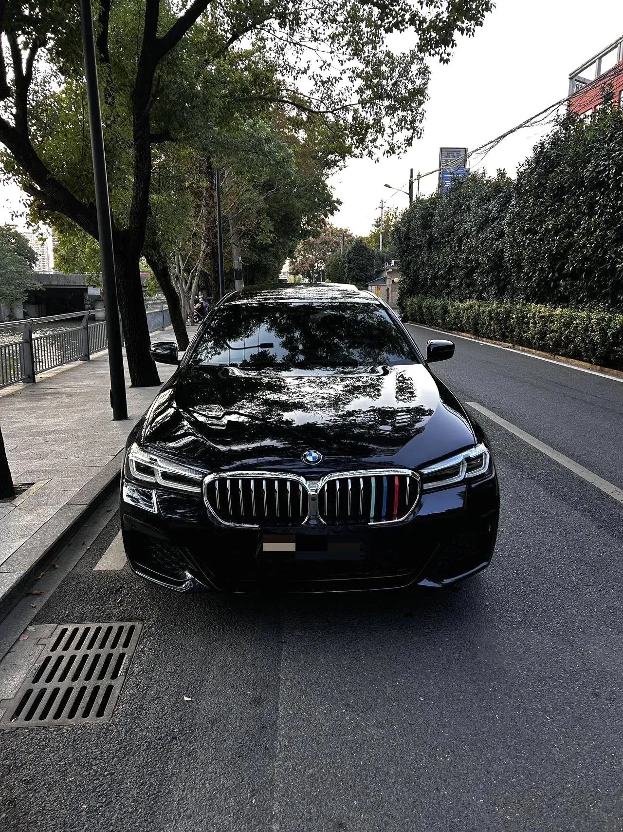 2021 BMW 5 thumbnail 2