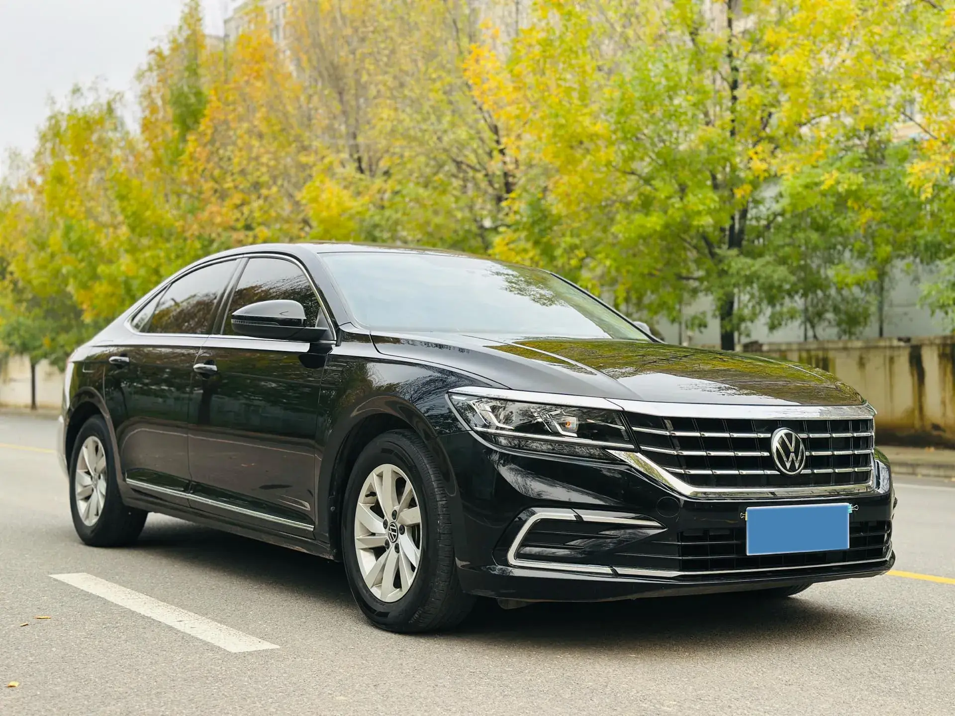 2020 VOLKSWAGEN PASSAT thumbnail 3