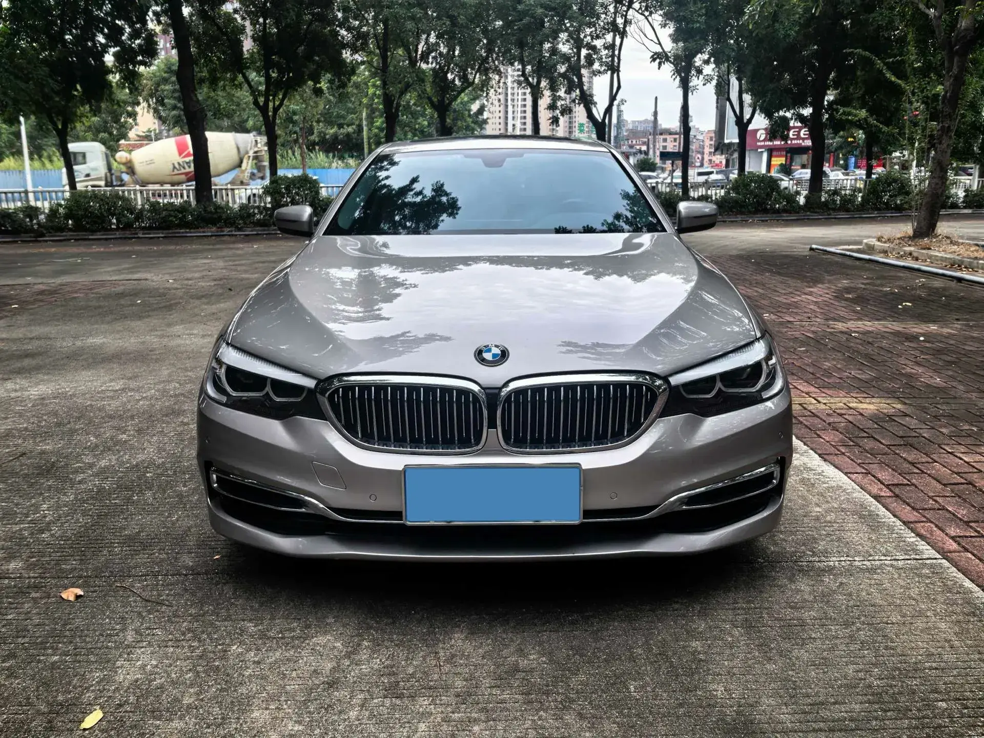 2020 BMW 5 thumbnail 2