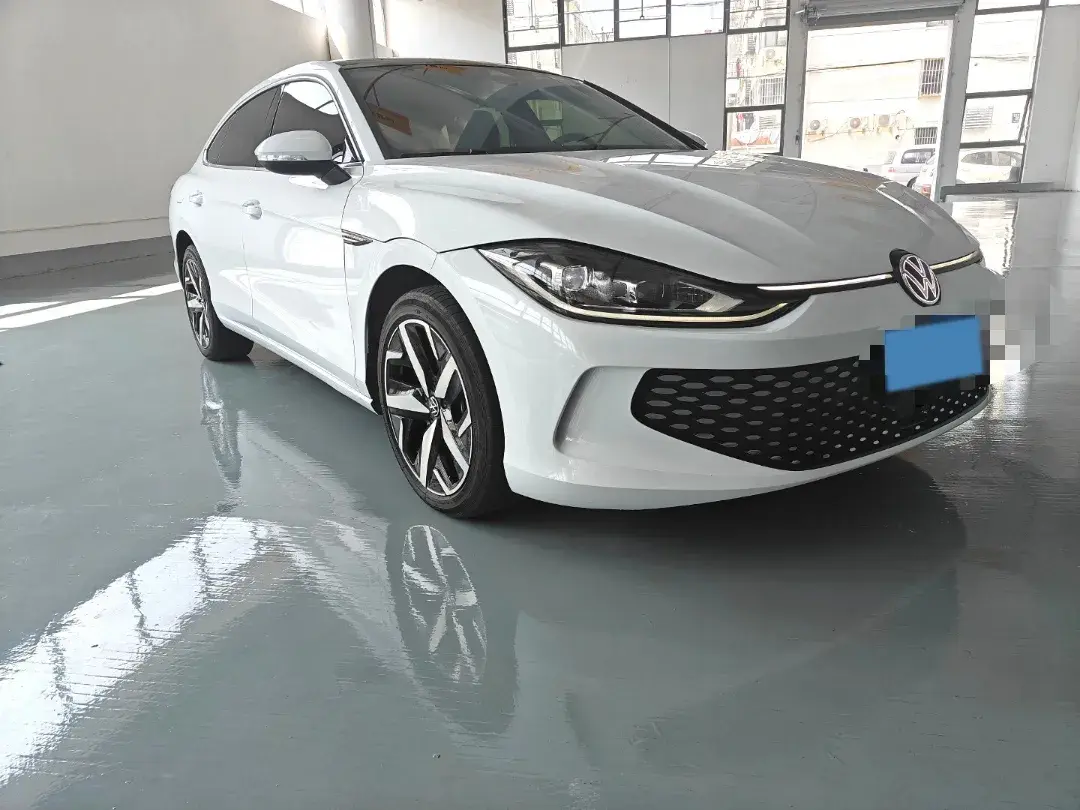 2023 VOLKSWAGEN LAMANDO thumbnail 2