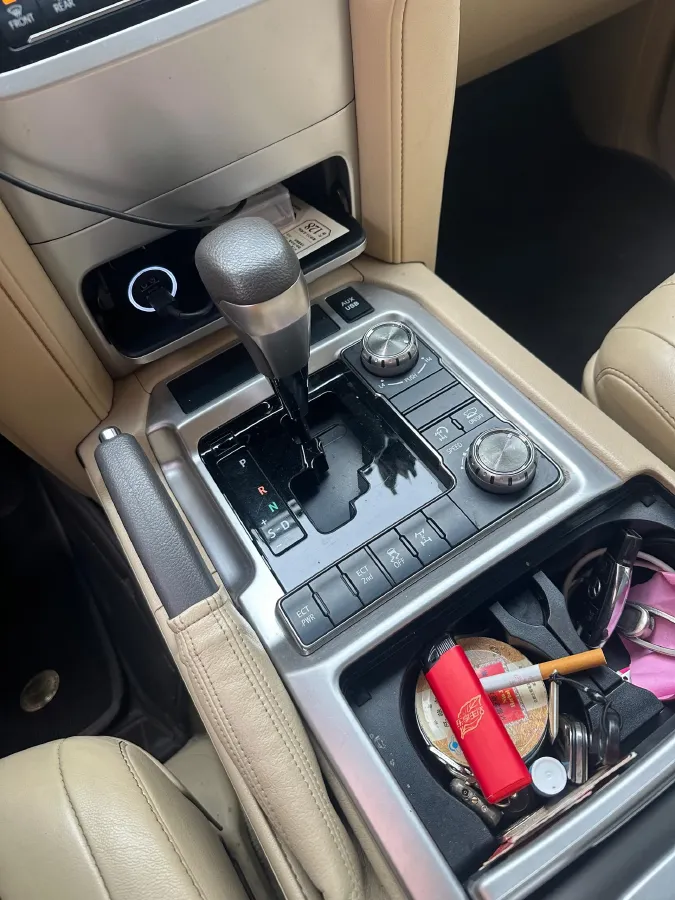 2016 Toyota Land Cruiser 4.6L 310HP V8 6AT,autocango,china used car exporter,china ev exporter,chinese used car exporter,chinese used ev exporter