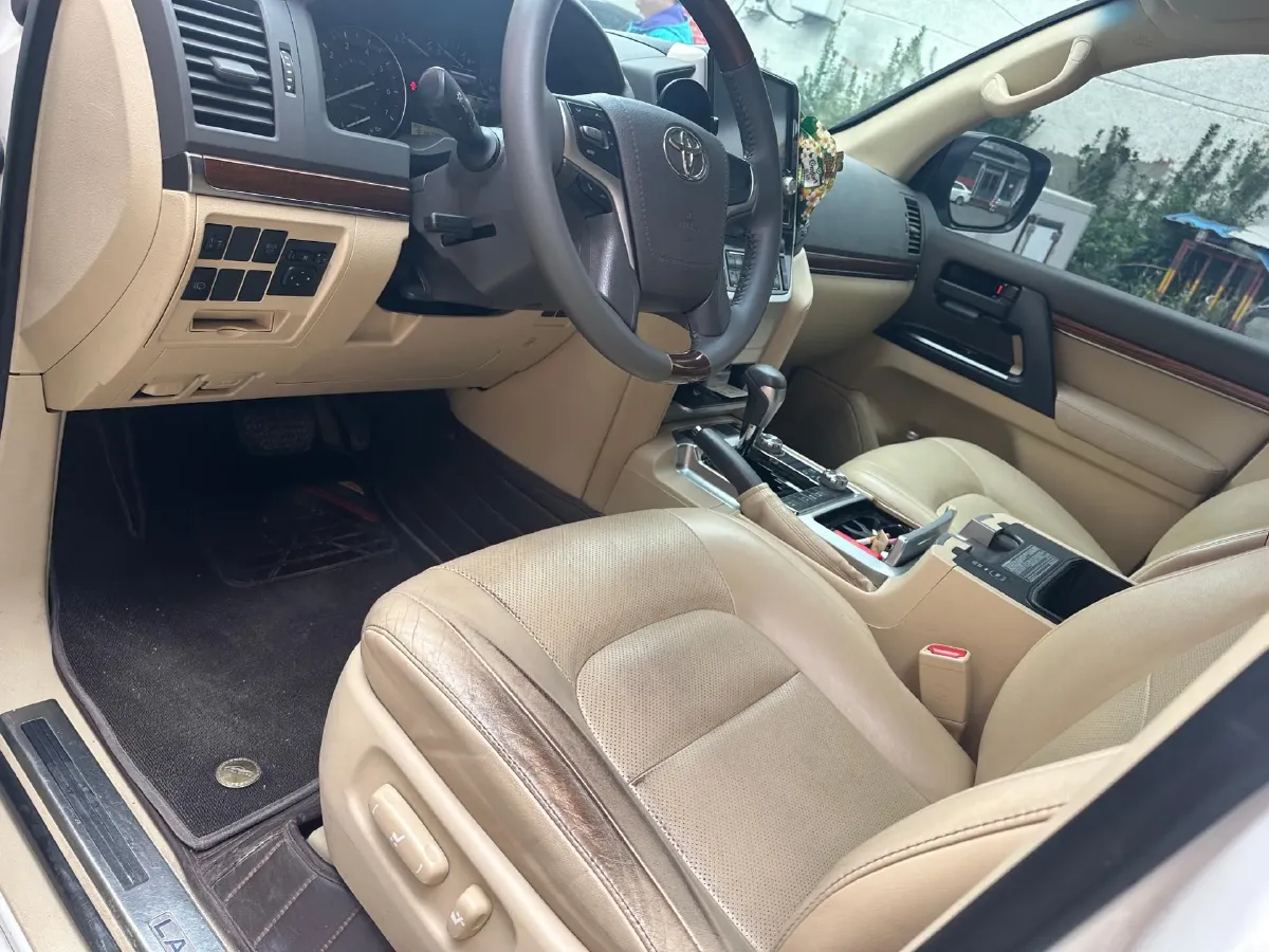 2016 Toyota Land Cruiser 4.6L 310HP V8 6AT,autocango,china used car exporter,china ev exporter,chinese used car exporter,chinese used ev exporter