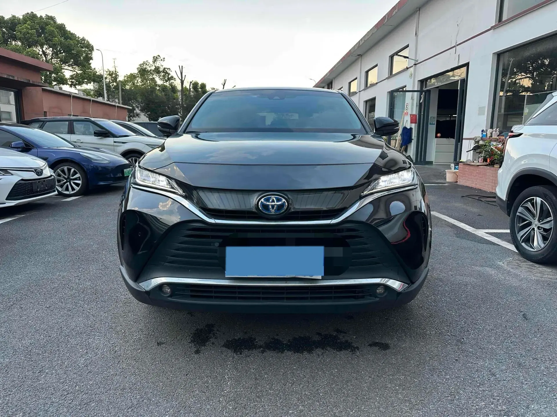 2023 TOYOTA HARRIER thumbnail 2