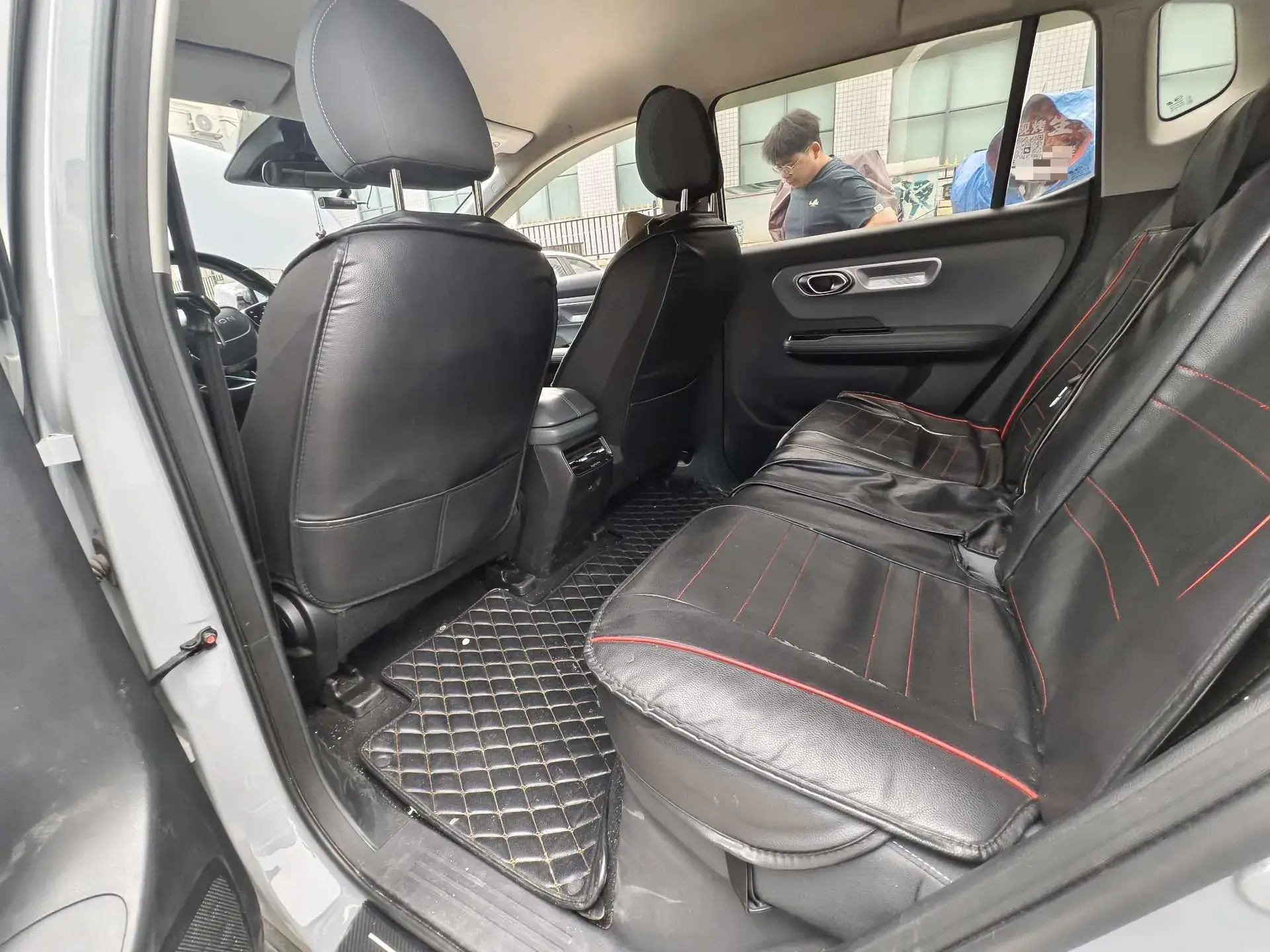 2023 AION Y thumbnail 3