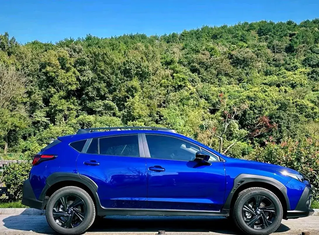 2024 SUBARU CROSSTREK thumbnail 2
