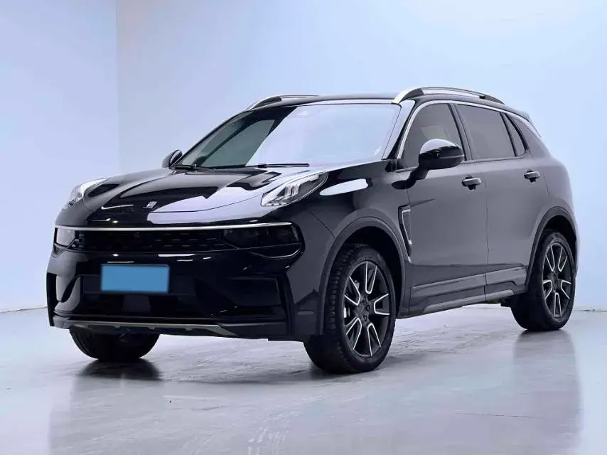 2021 LYNK&CO 01 view 1