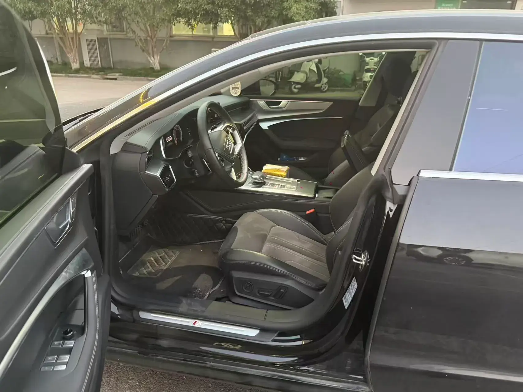 2024 AUDI A7L thumbnail 2