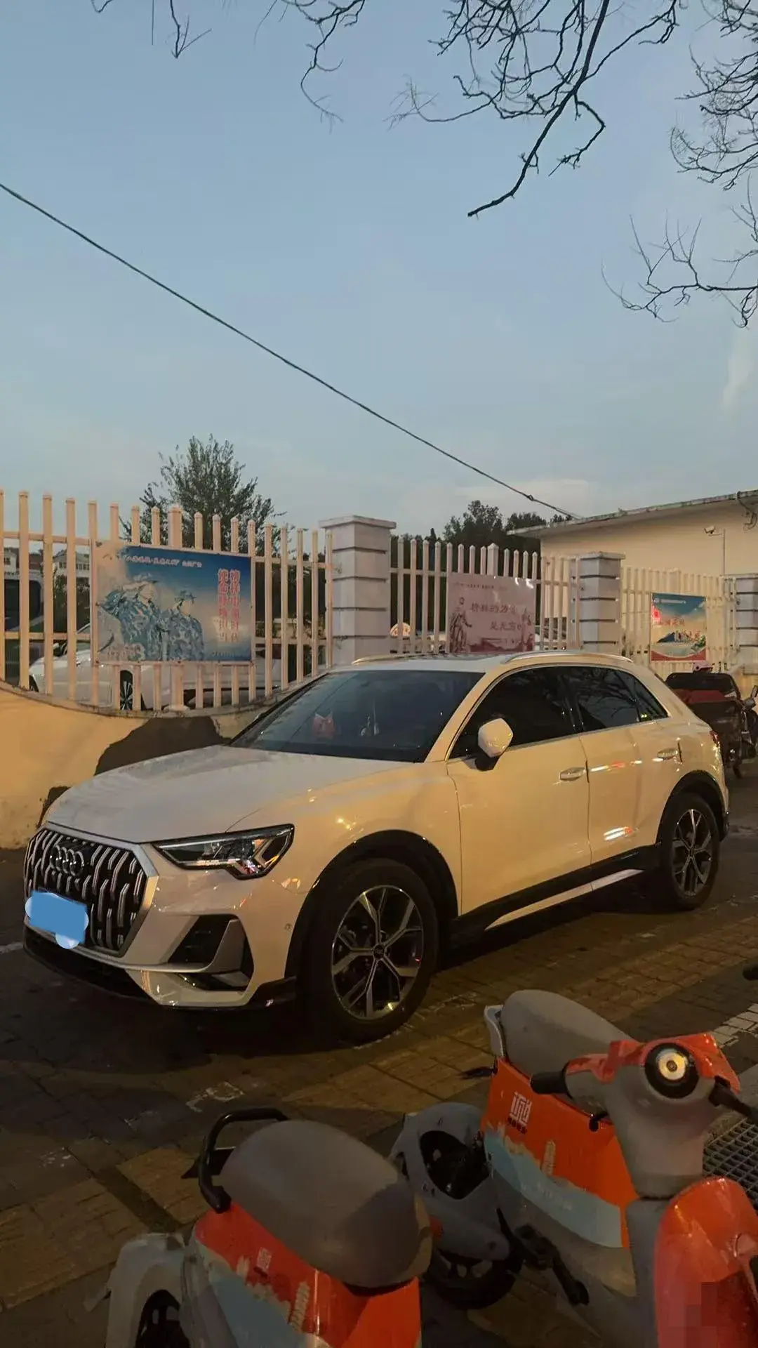 2024 AUDI Q2L view 1