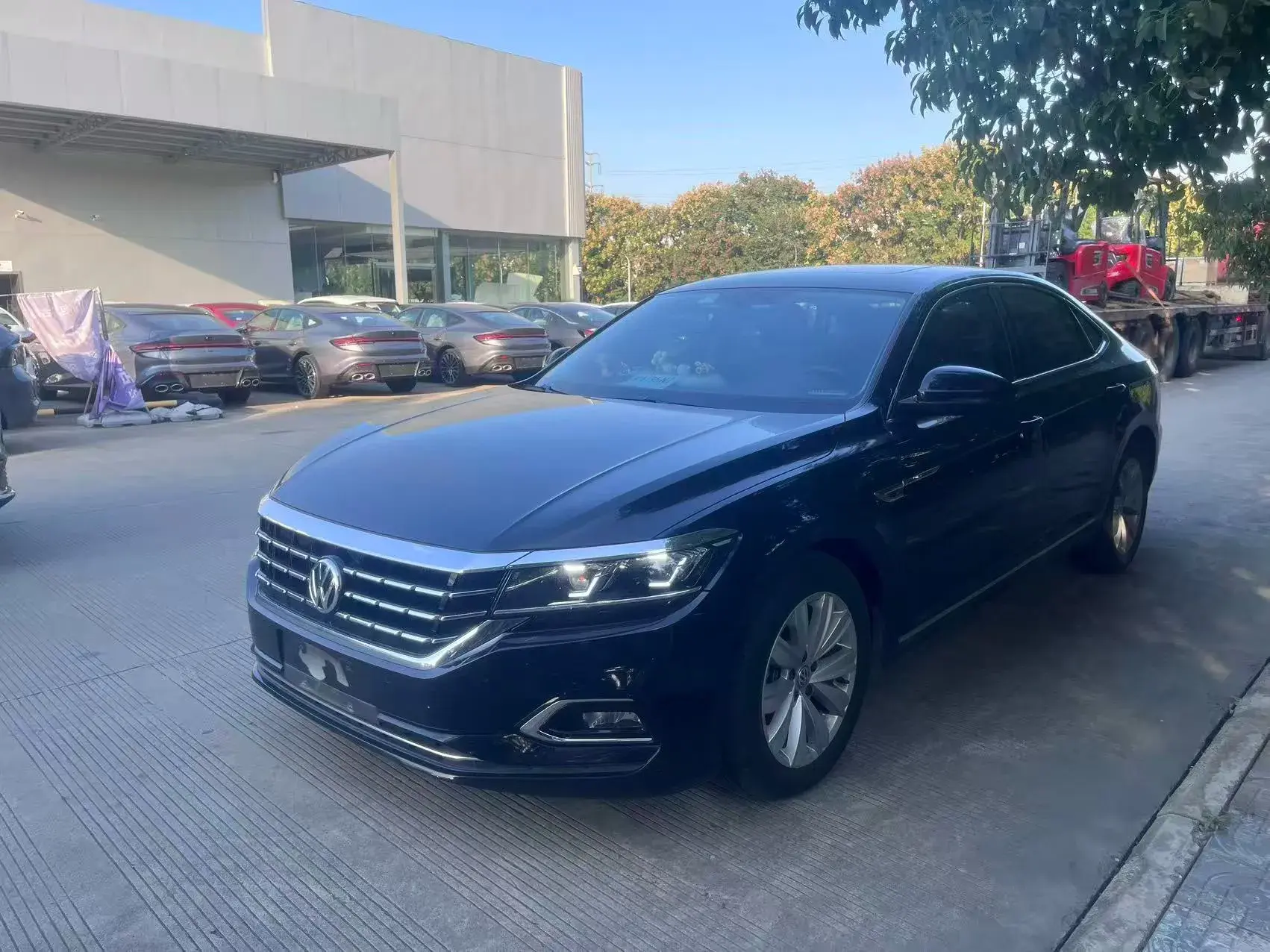 2019 VOLKSWAGEN PASSAT view 1