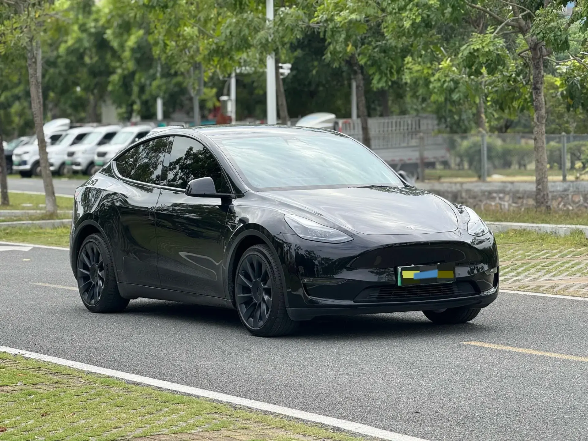 2021 TESLA MODEL thumbnail 2