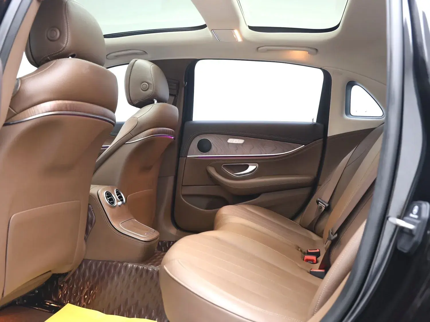 2022 MERCEDES-BENZ E thumbnail 3
