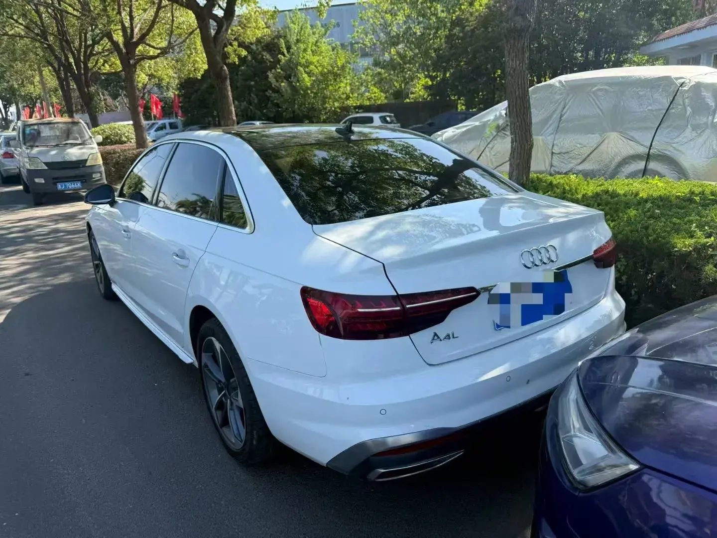 2020 AUDI A4L thumbnail 2