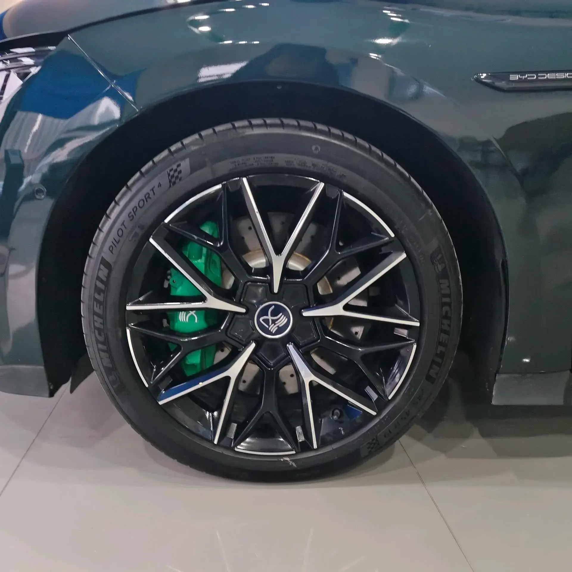 2022 BYD HAN thumbnail 3