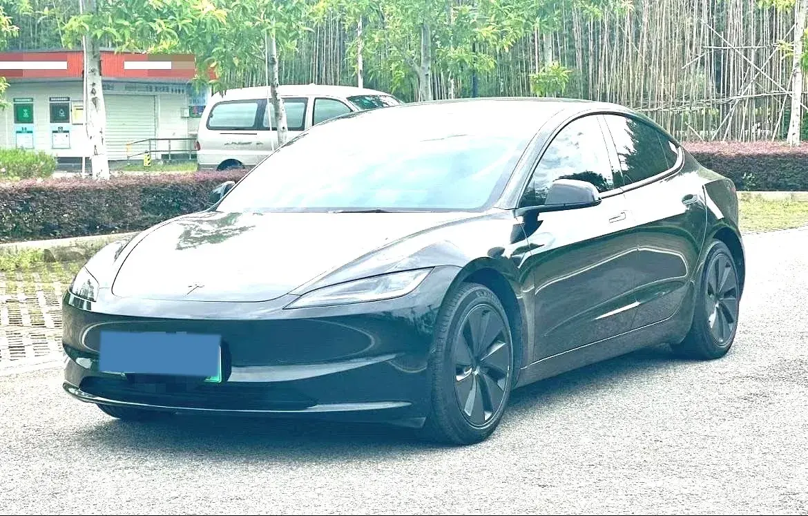 2023 TESLA MODEL view 1