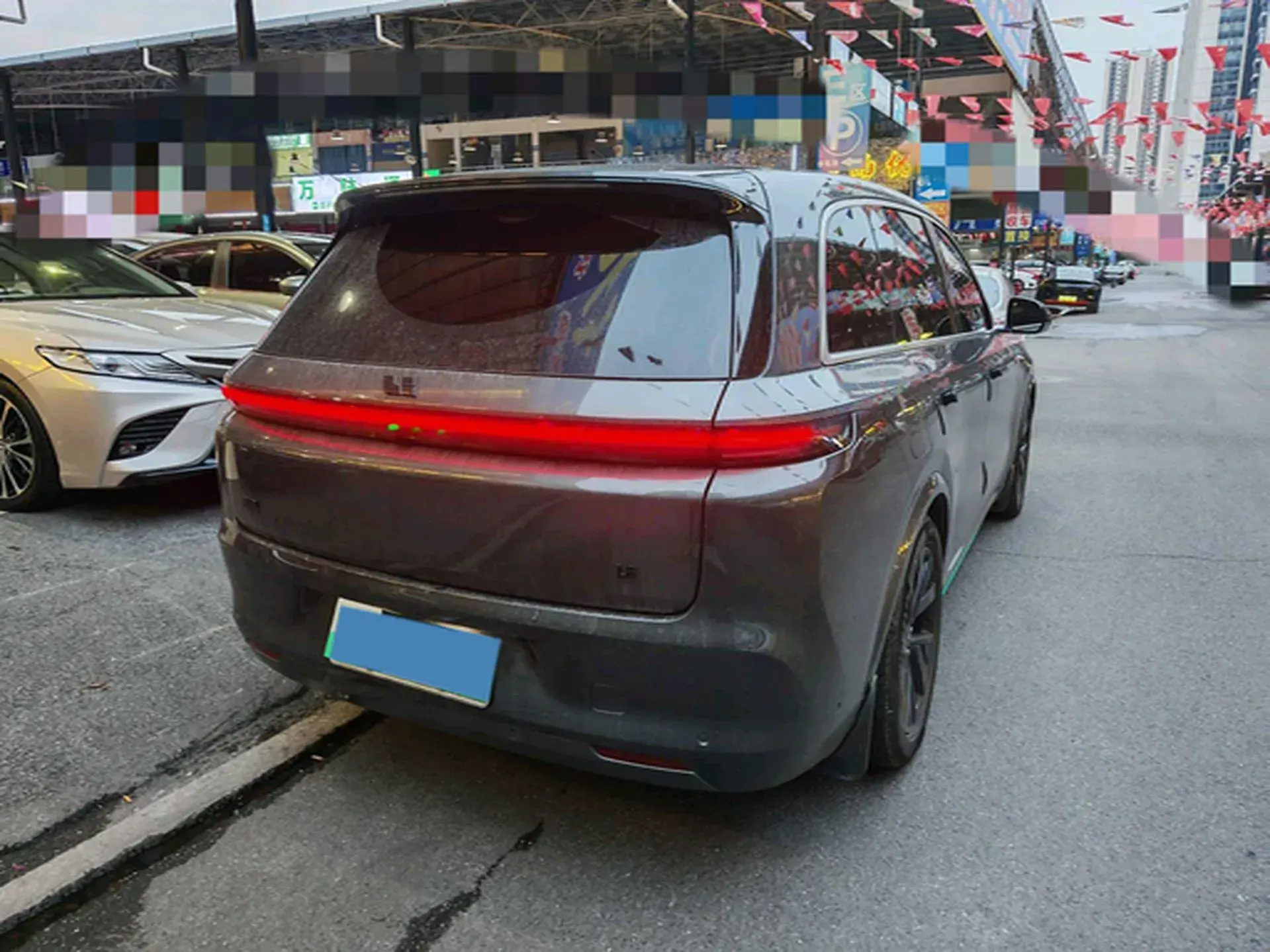 2023 LI L8 thumbnail 2