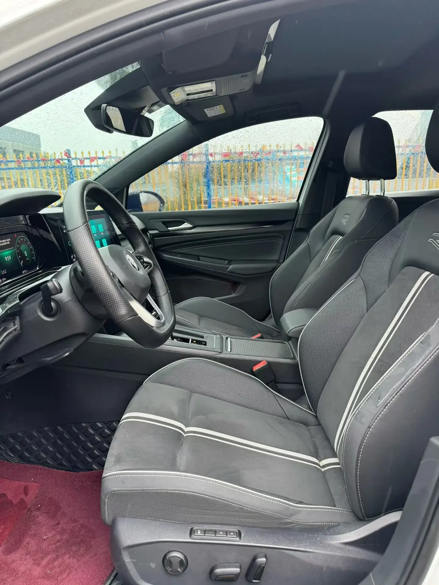 2021 VOLKSWAGEN GOLF thumbnail 4