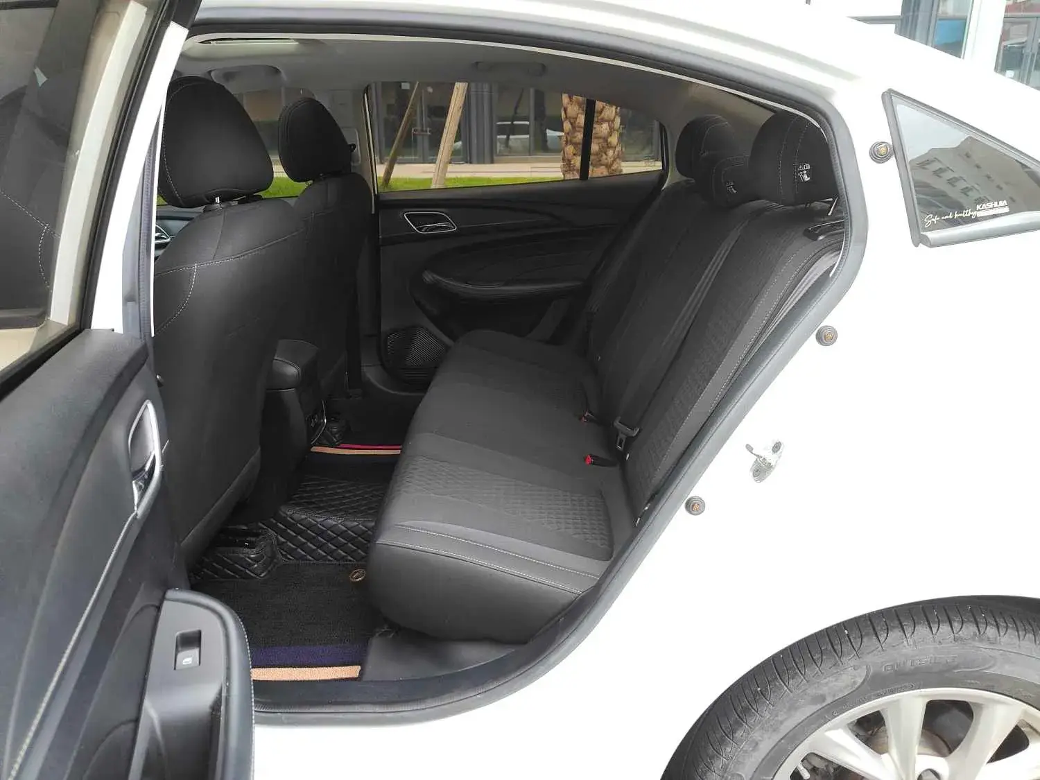 2019 ROEWE I5 thumbnail 3