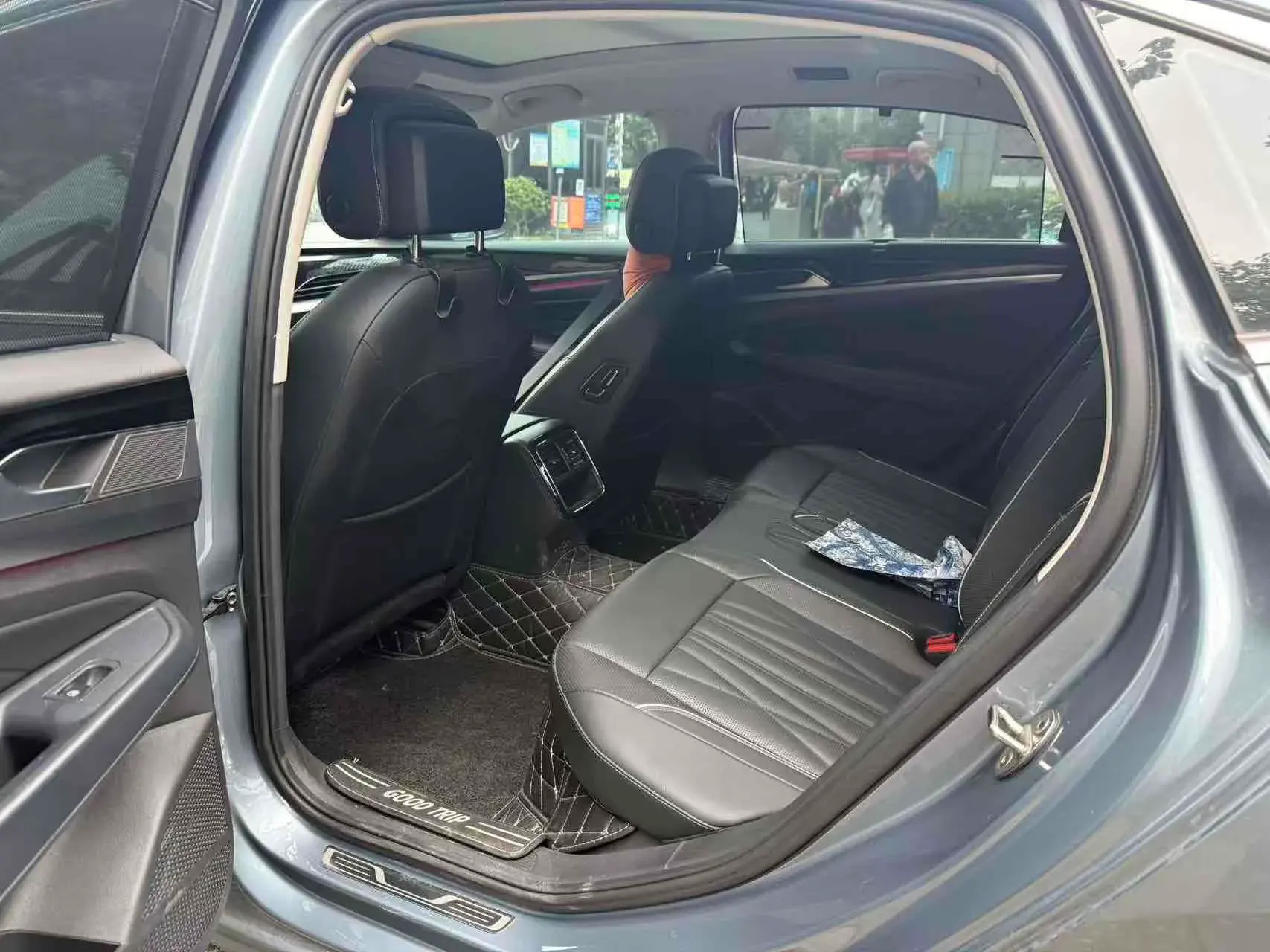 2022 VOLKSWAGEN PASSAT thumbnail 2