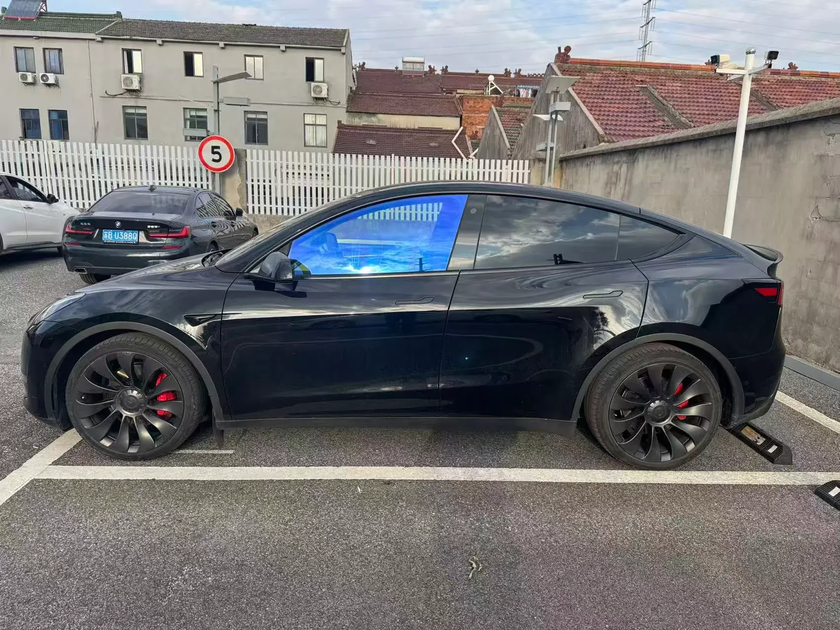 2022 TESLA MODEL thumbnail 2