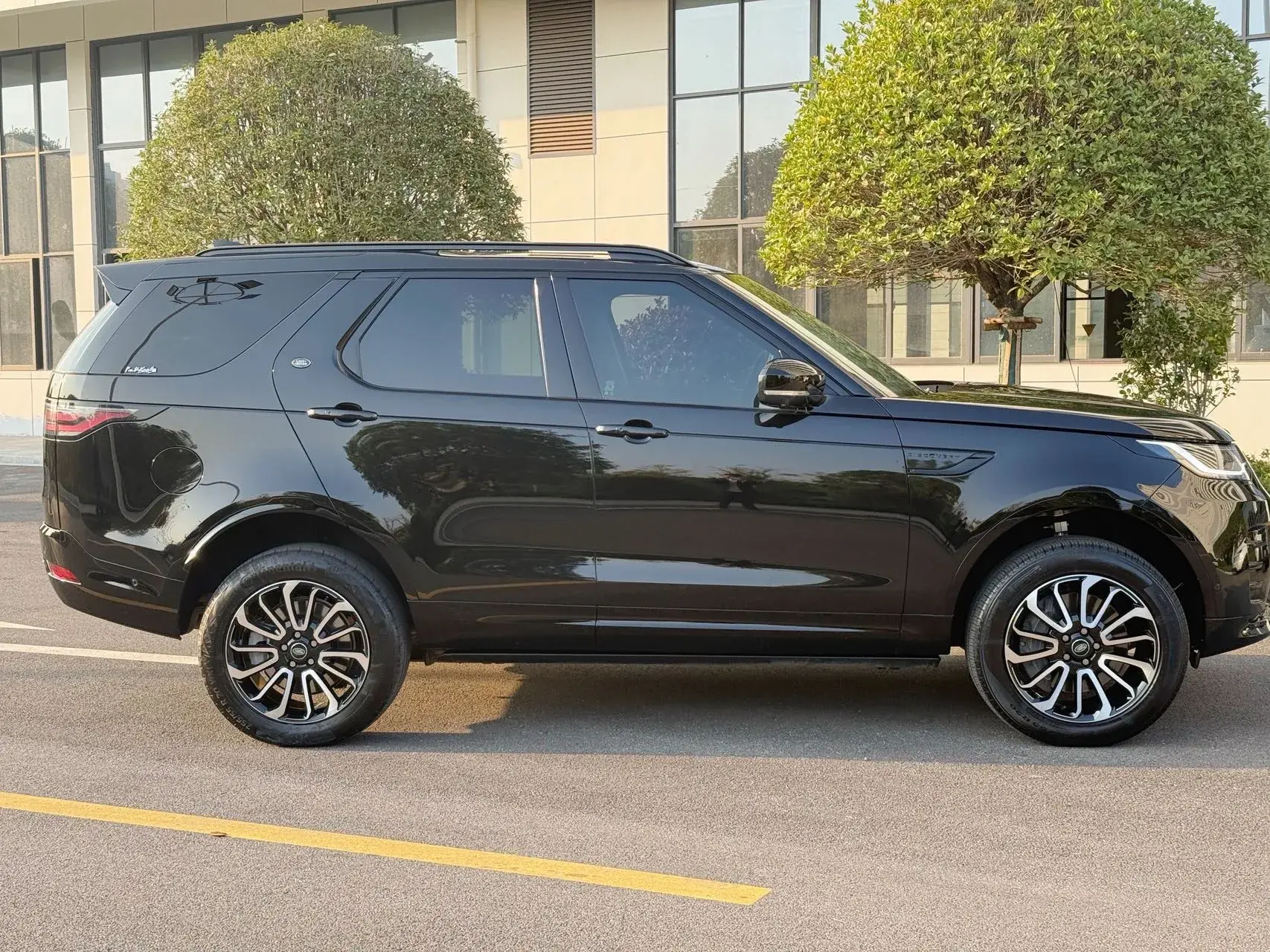 2021 LAND ROVER thumbnail 3