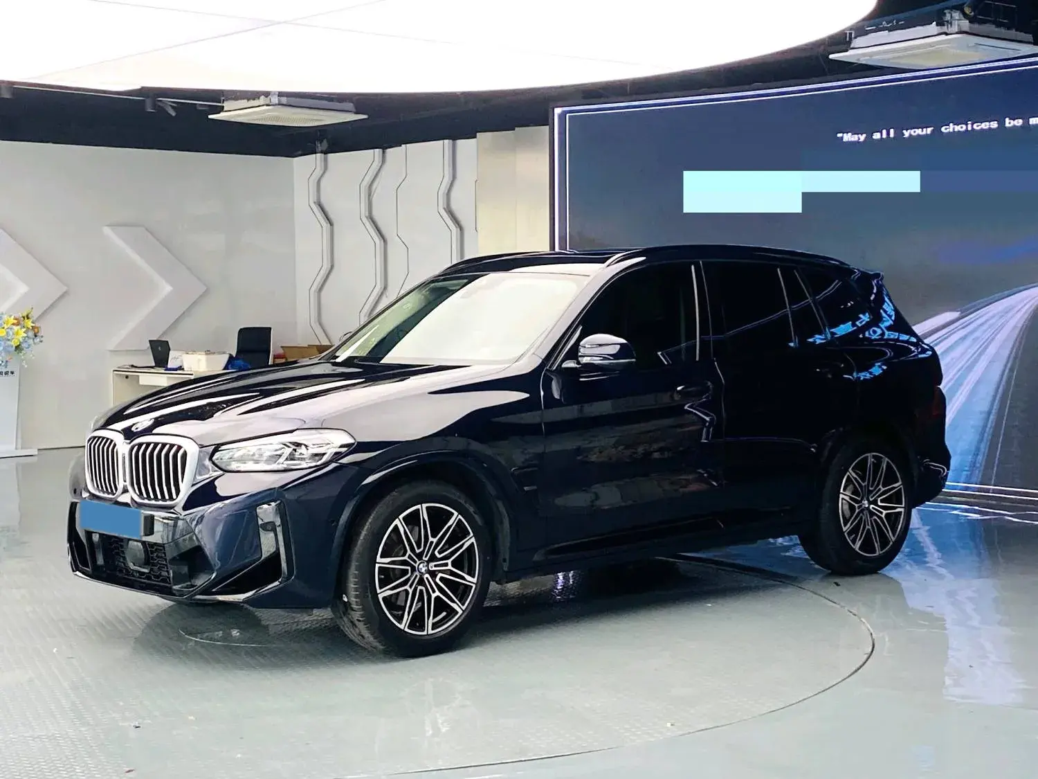 2022 BMW X3 view 1
