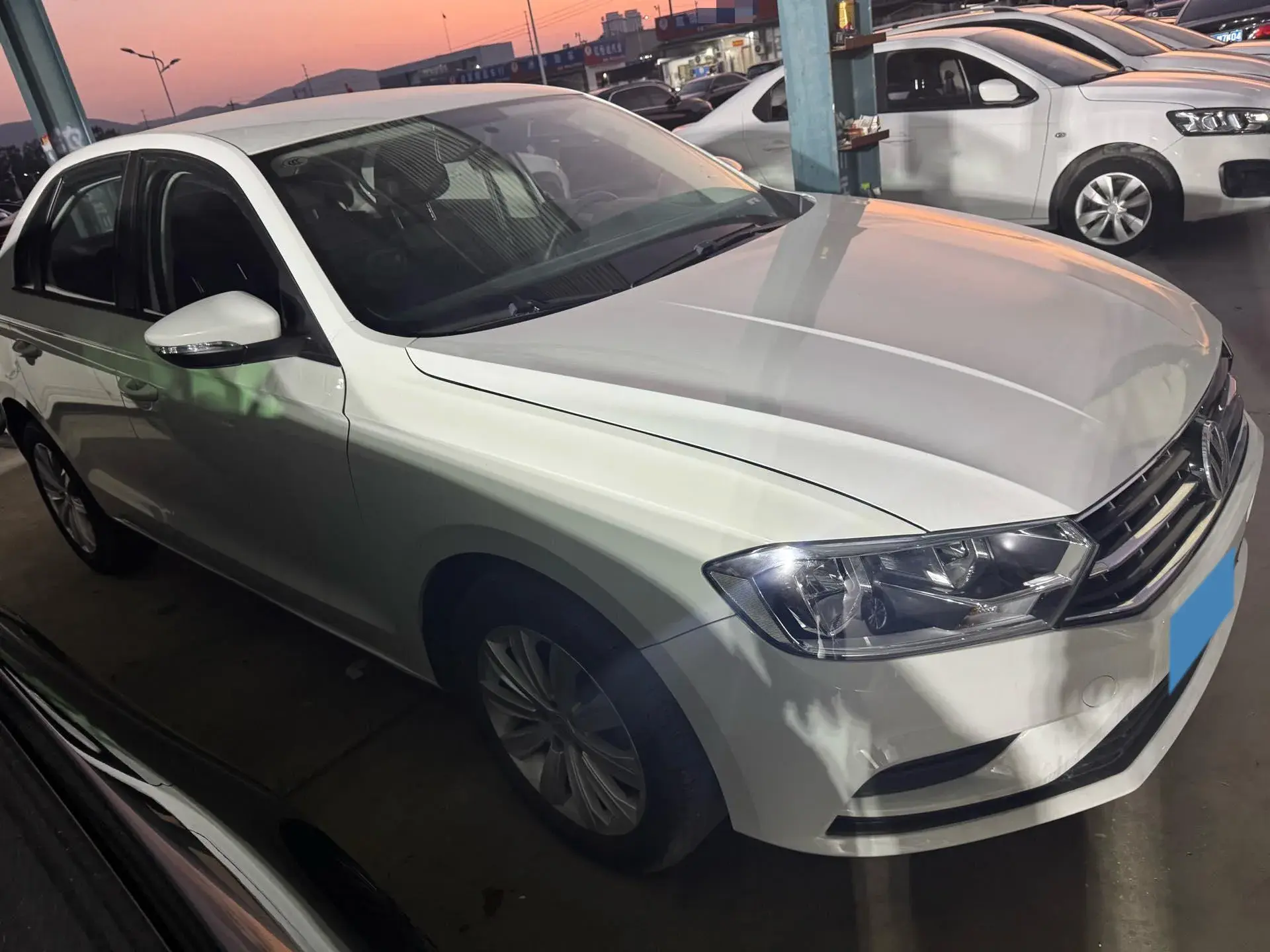 2019 VOLKSWAGEN BORA thumbnail 3