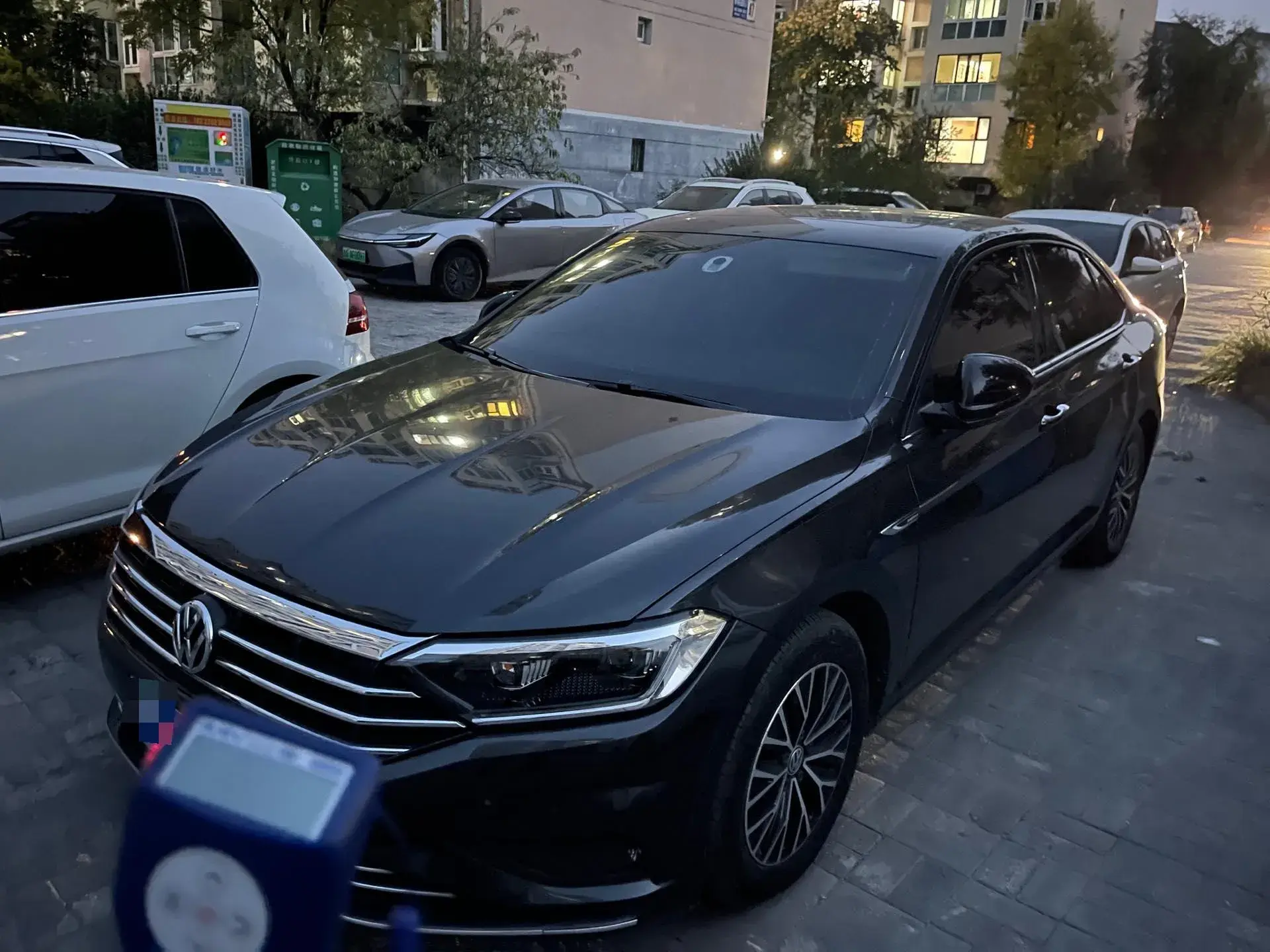 2019 VOLKSWAGEN SAGITAR view 1